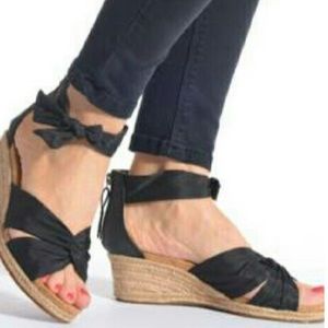 UGG Starla Black Ankle Tie Espadrille Wedge, size US 7